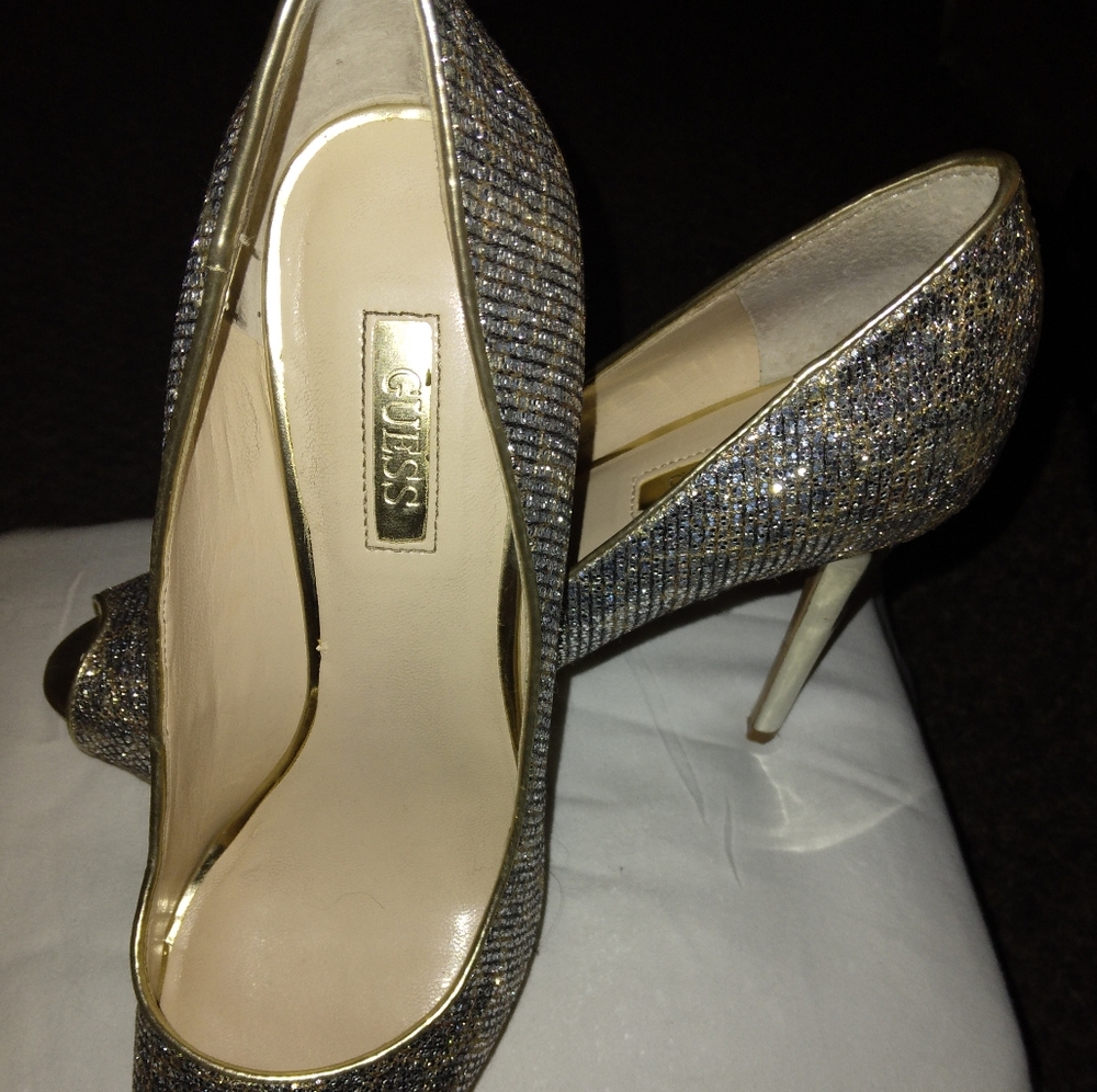 Guess Women's Peep to Glitter Pumps